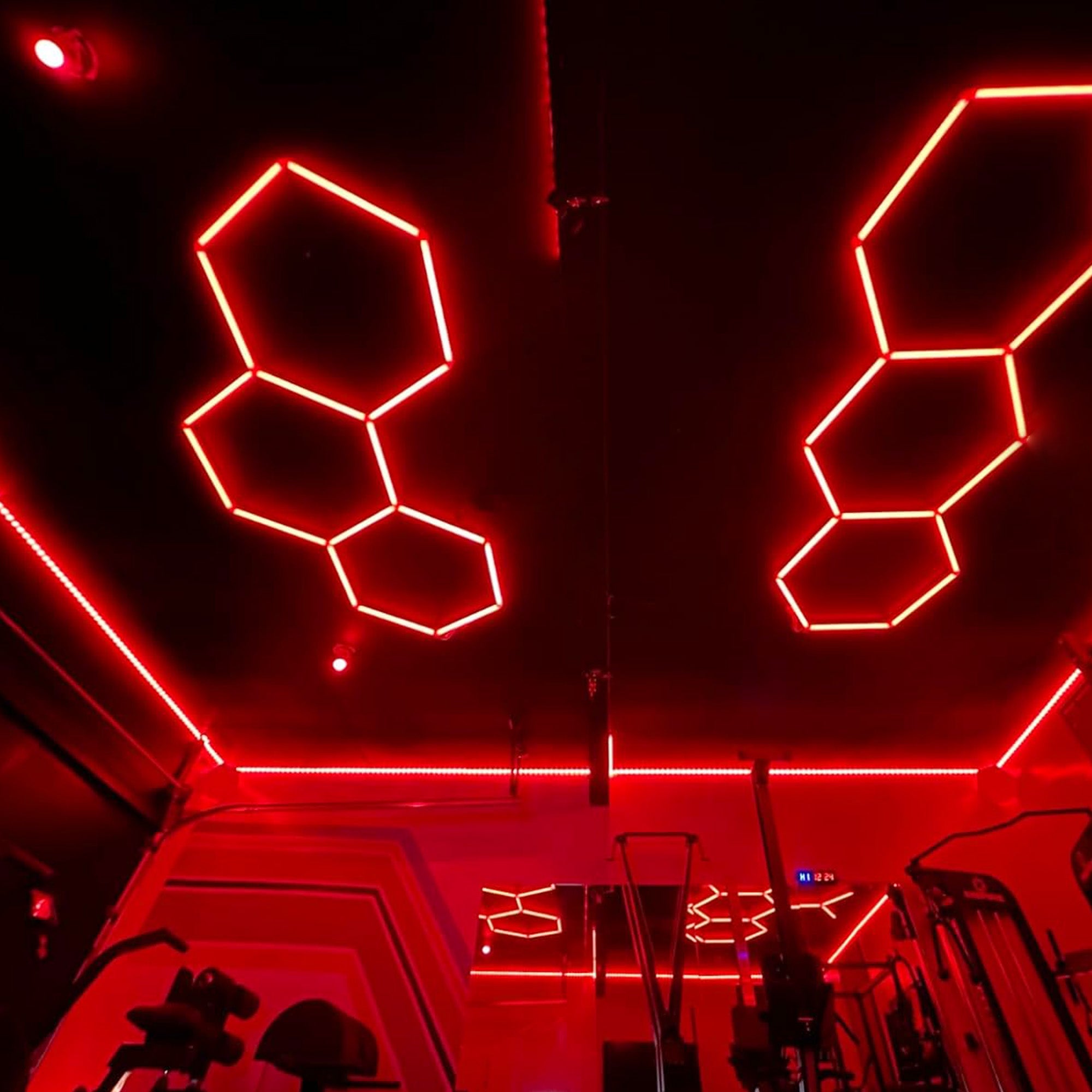 Comment les lumi&egrave;res hexagonales am&eacute;liorent-elles l'ambiance dans les salons de coiffure et les salles de jeux