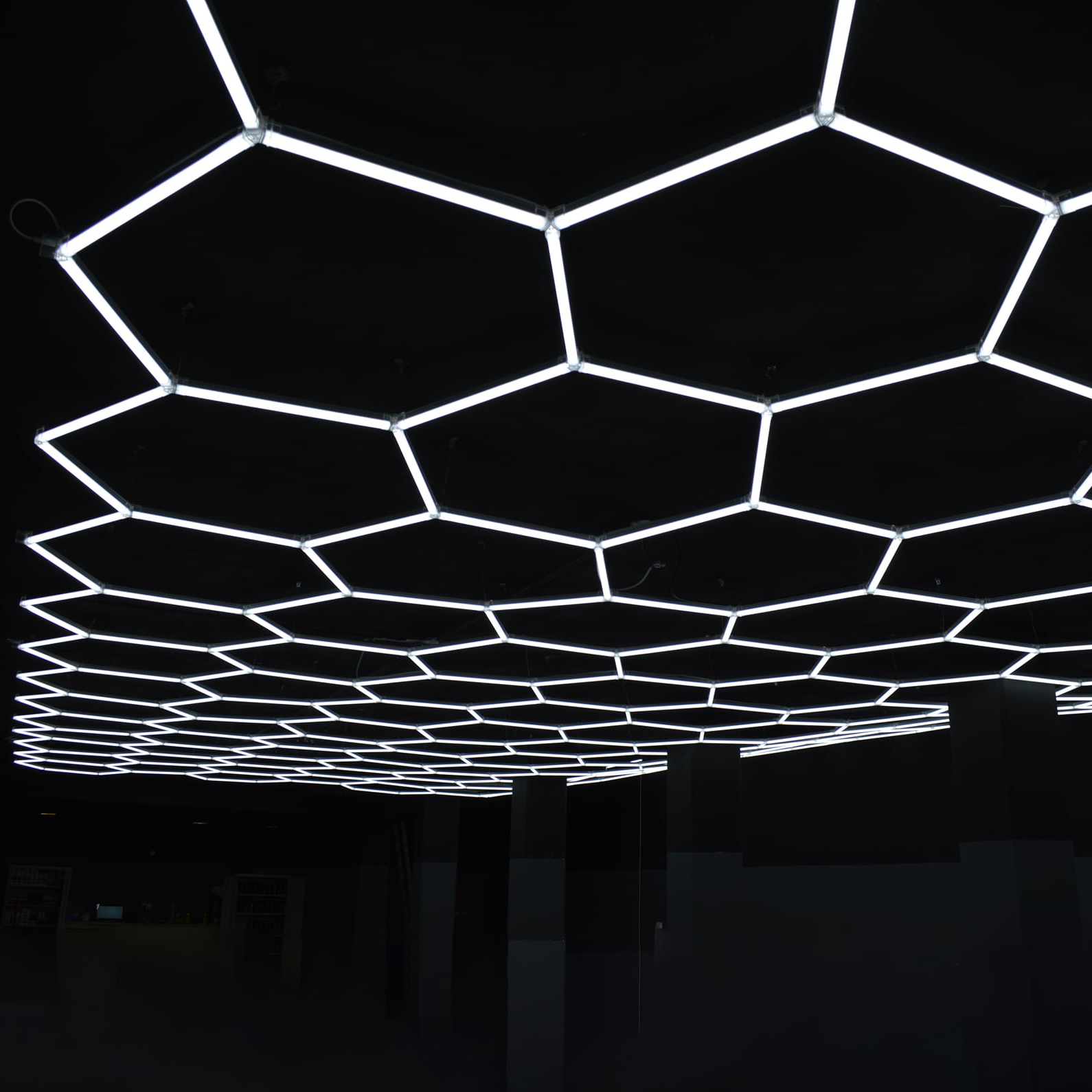 ガレージ LED ヘキサゴン ライトの取り付け手順
